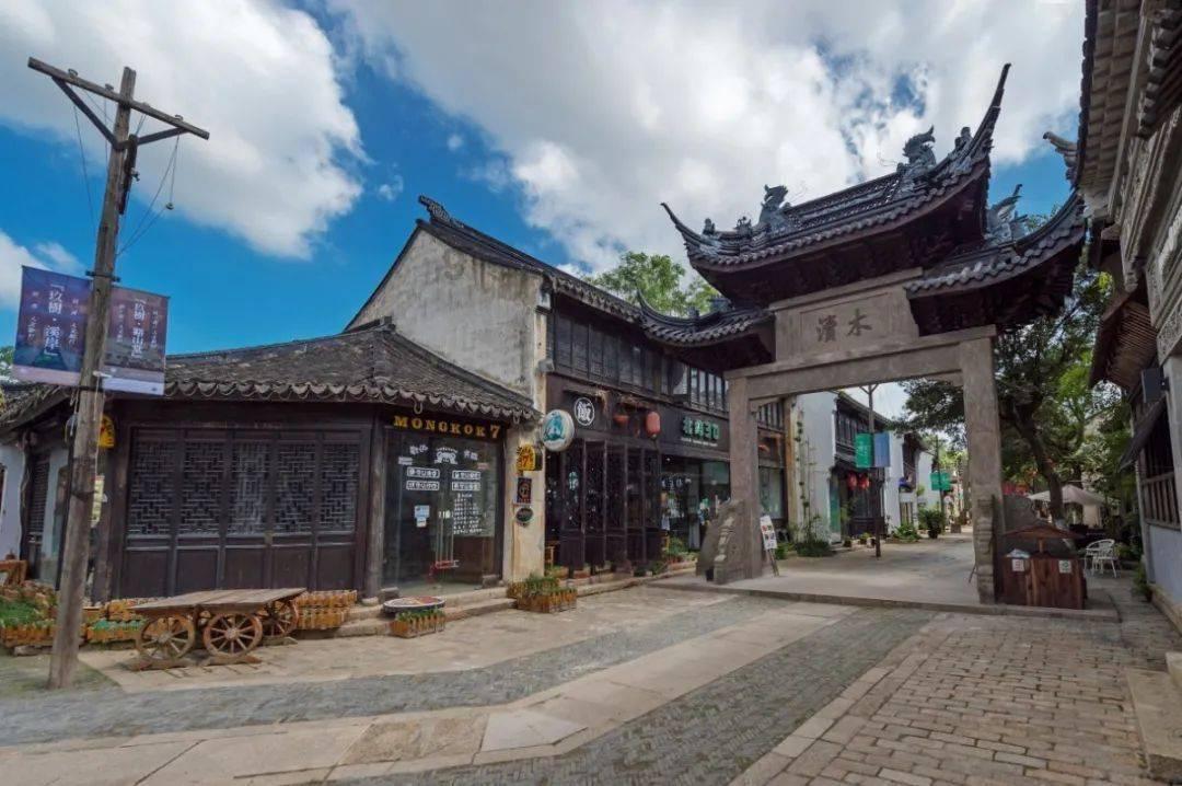 这群人都是好样的!选树典型表彰模范 “德行龙里”年度人物发布